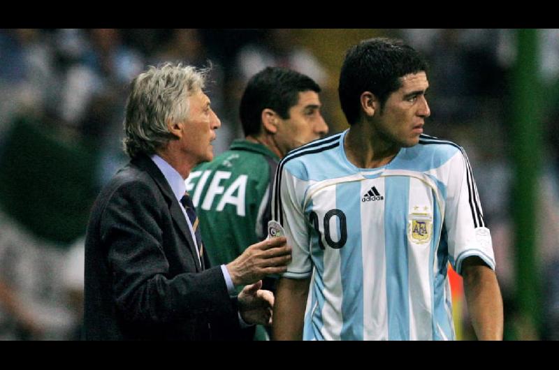 Pekerman no descartoacute sumarse a Boca como maacutenager- ldquoSiempre vamos a hablarrdquo