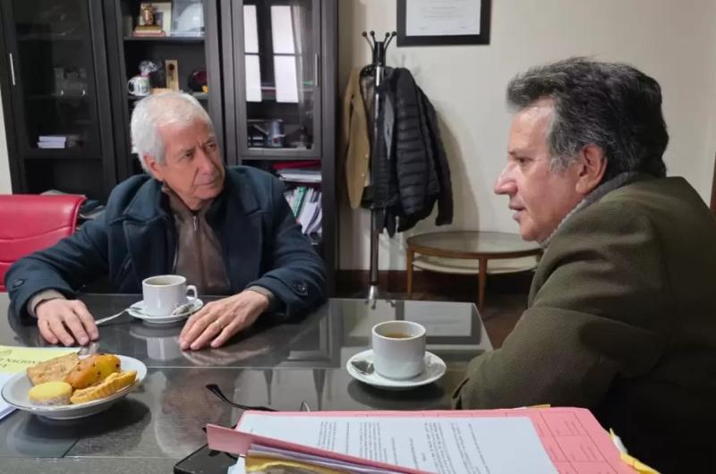 Pascuttini visitoacute la UNJu y se reunioacute con el rector Mario Bonillo