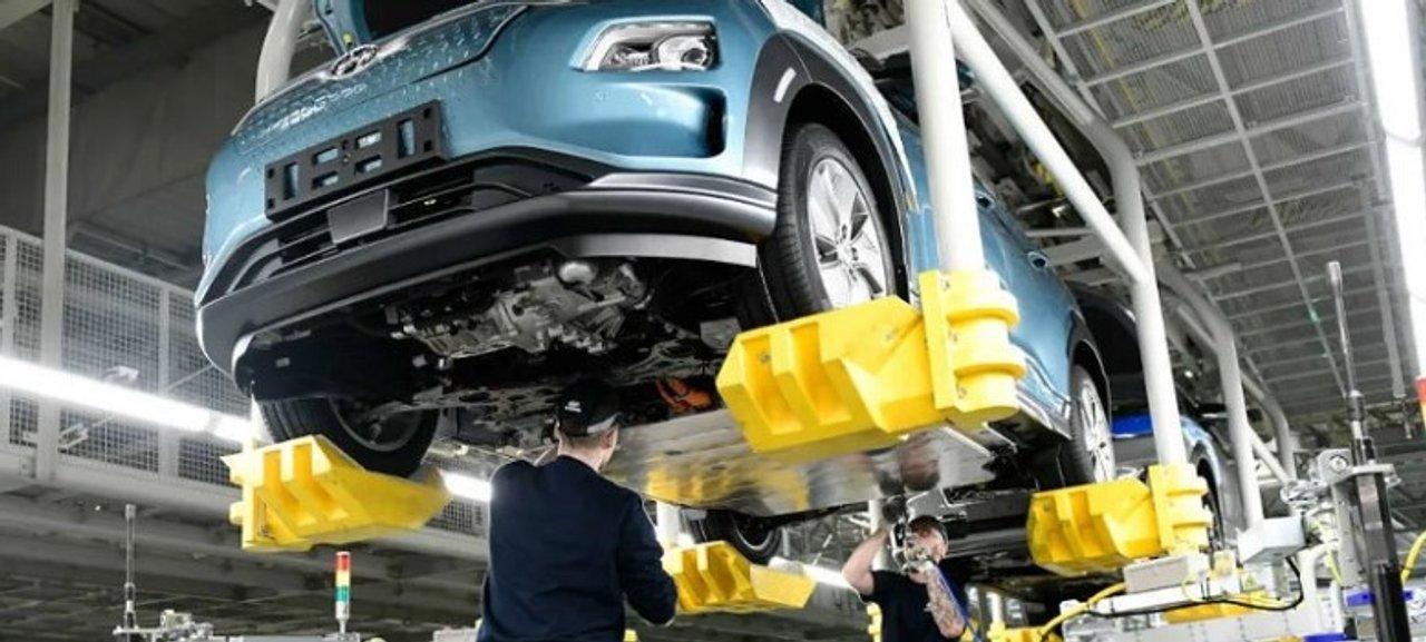 Mega redada en una faacutebrica de Hyundai en EEUU- detuvieron a 475 obreros y la mayoriacutea son de Corea del Sur