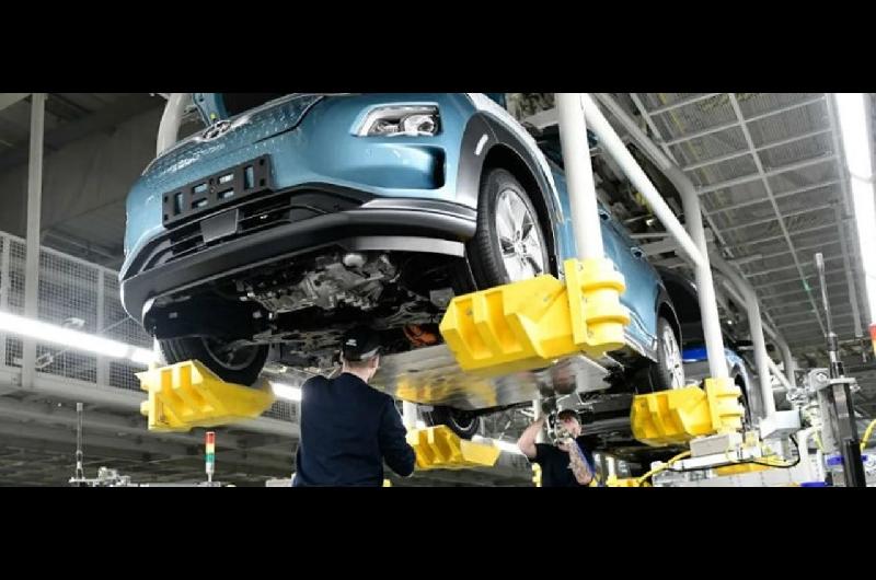 Mega redada en una faacutebrica de Hyundai en EEUU- detuvieron a 475 obreros y la mayoriacutea son de Corea del Sur