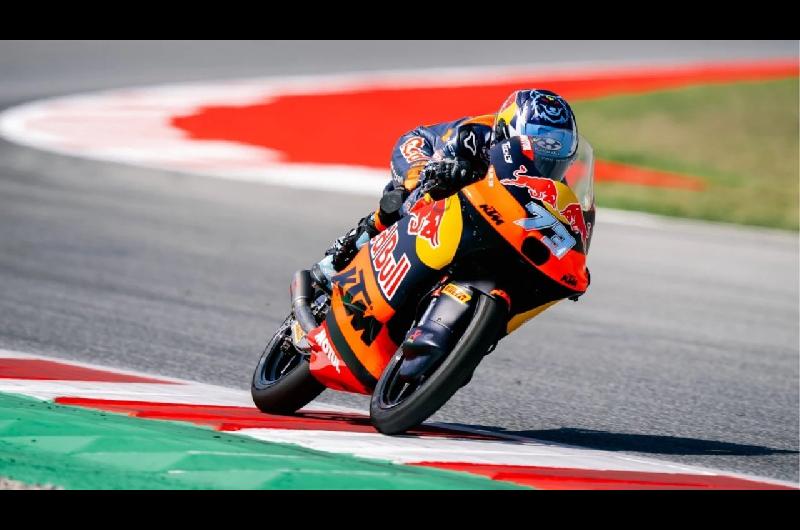 Moto 3- Valentiacuten Perrone no pudo redondear una buena clasificacioacuten y largaraacute 15deg en el GP de Cataluntildea