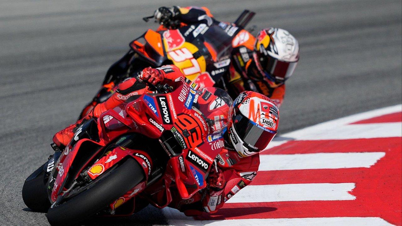 Marc Maacuterquez aprovechoacute la caiacuteda de su hermano Alex y ganoacute la carrera sprint del GP de Cataluntildea de MotoGP