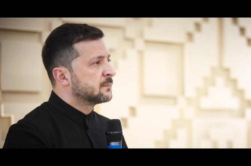 Zelenski no quiere desplazarse a Moscuacute e invita a Putin a Kiev