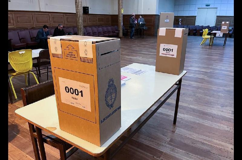 Elecciones en Provincia- LLA se mide con el peronismo en un test clave con temor a un alto ausentismo