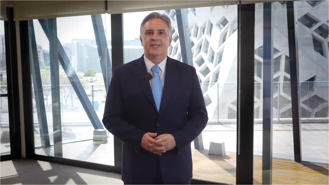 Llaryora lanza el primer plan de empleo del paiacutes
