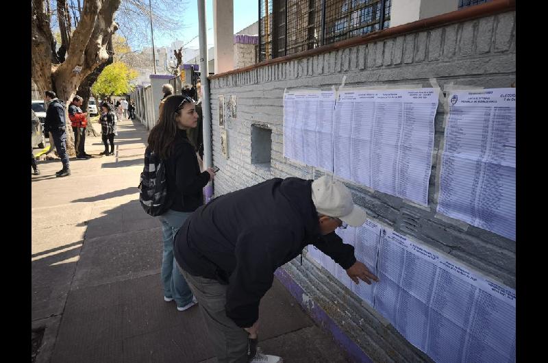 Elecciones bonaerenses- ya votoacute el 35-en-porciento- del padroacuten