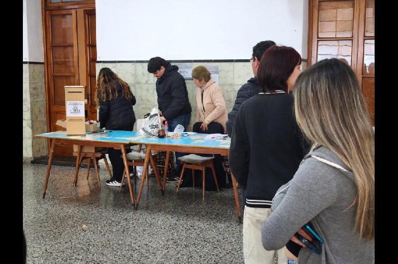 Un canal filtroacute en vivo un boca de urna de las elecciones bonaerenses