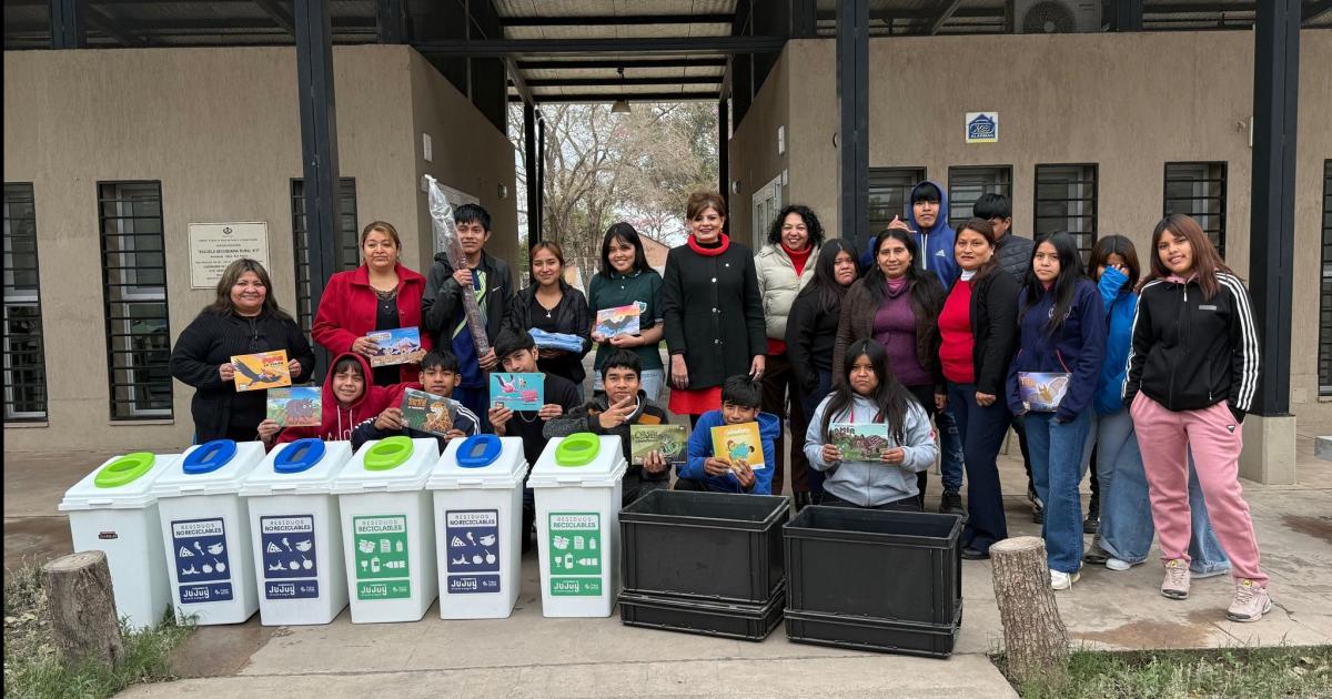 Equipamiento para praacutecticas sustentables para la Escuela Secundaria Virtual 5 de Arrayanal