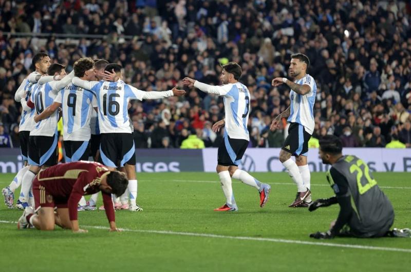 Sin Messi la Seleccioacuten argentina cierra la competencia en su visita a su par de Ecuador
