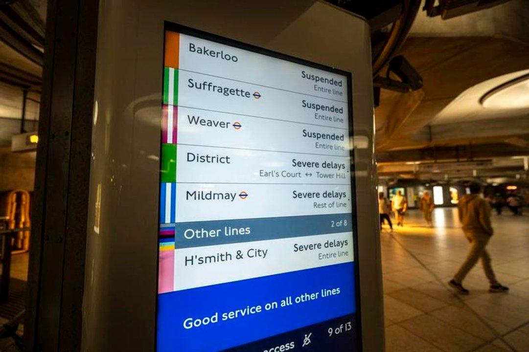Continuacutean las huelgas en el metro de Londres y afectan gravemente el traacutefico