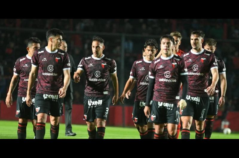 La caiacuteda de Coloacuten- el club que fue campeoacuten hace cuatro antildeos y tiene chances de descender a la B Metropolitana