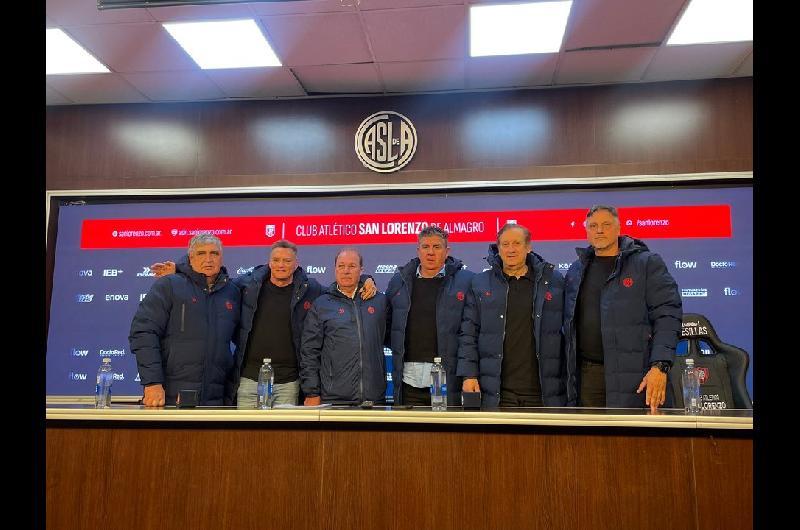 A pocos diacuteas del partido ante Racing San Lorenzo presentoacute a su ldquoConsejo de fuacutetbolrdquo