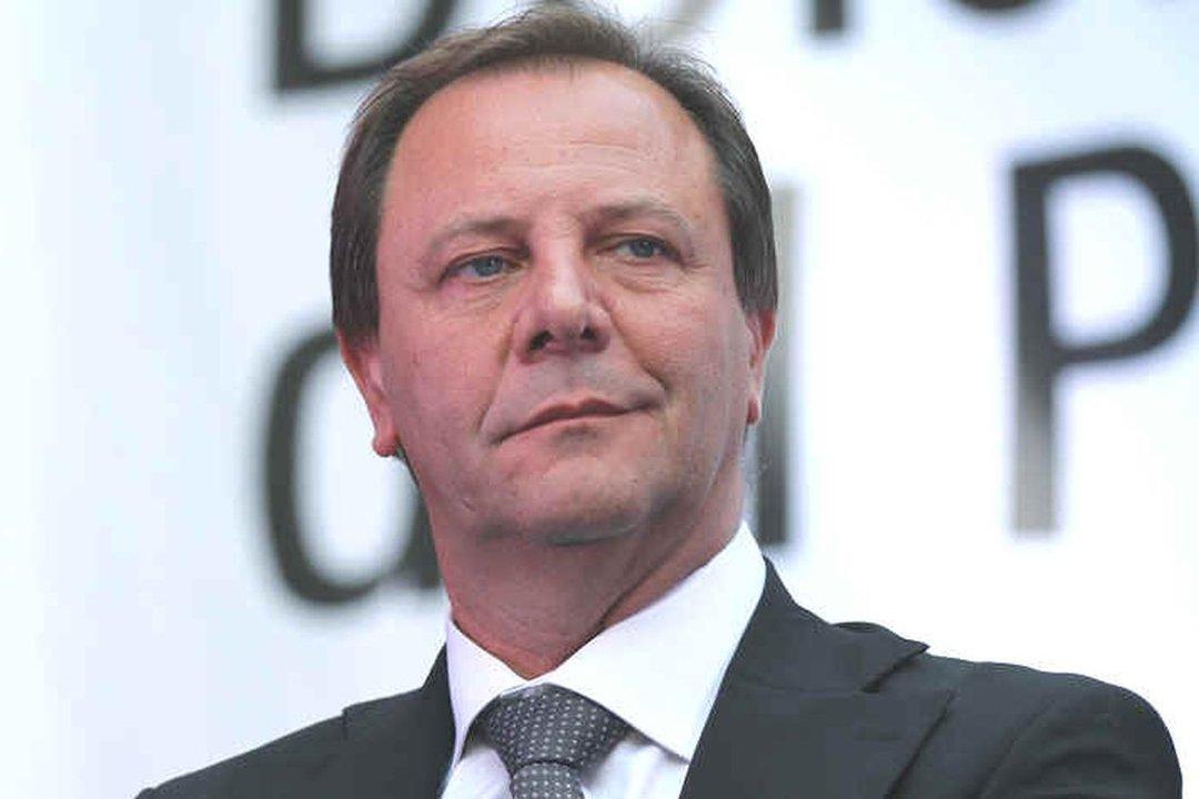 Oscar Zago consideroacute que la interna dentro del Gobierno ldquoes un problema graviacutesimordquo