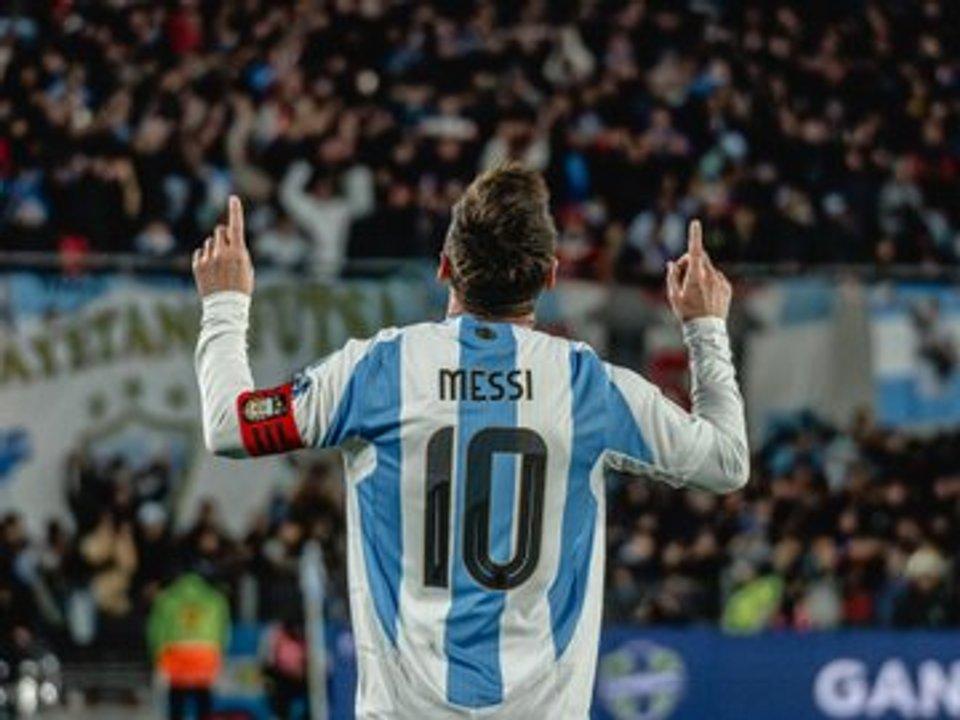 VIDEO- los goles de Messi en sus uacuteltimas Eliminatorias Sudamericanas en las que terminoacute como maacuteximo artillero
