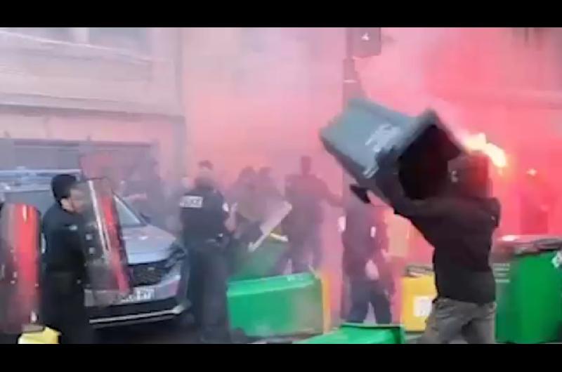 Bloqueos y detenidos en Francia durante una jornada de protesta