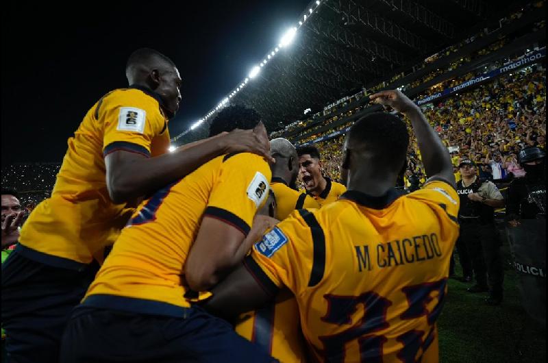 La Ecuador de Beccacece igualoacute el reacutecord de menos goles recibidos en las Eliminatorias Sudamericanas