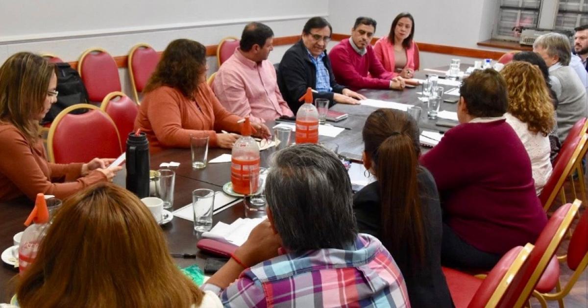 Nuevo impulso al proyecto de ley sobre la promocioacuten de la economiacutea popular