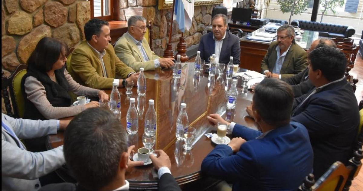 Corredor Bioceaacutenico- Bernis dialogoacute con miembros de la Caacutemara de Comercio Exterior