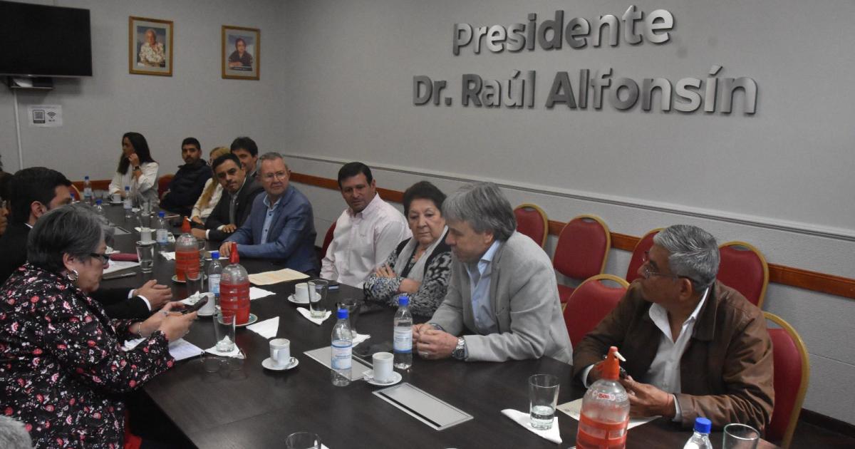 Impulsan denominar Joseacute Salinasal Complejo Ministerial de Educacioacuten