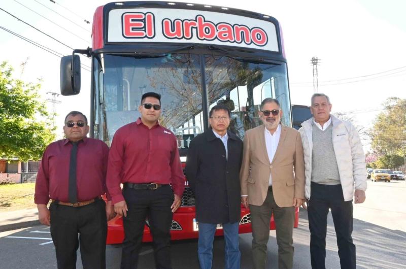 Presentaron las nuevas unidades del transporte urbano en San Salvador