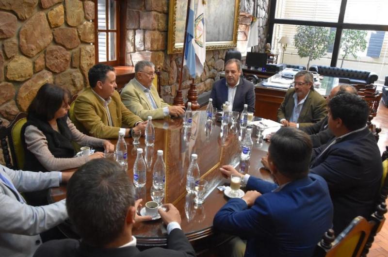 Corredor Bioceaacutenico- Bernis dialogoacute con miembros de la Caacutemara de Comercio Exterior
