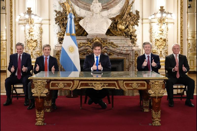 El Gobierno modificoacute el presupuesto vigente con maacutes recursos para el pago de salarios y deuda