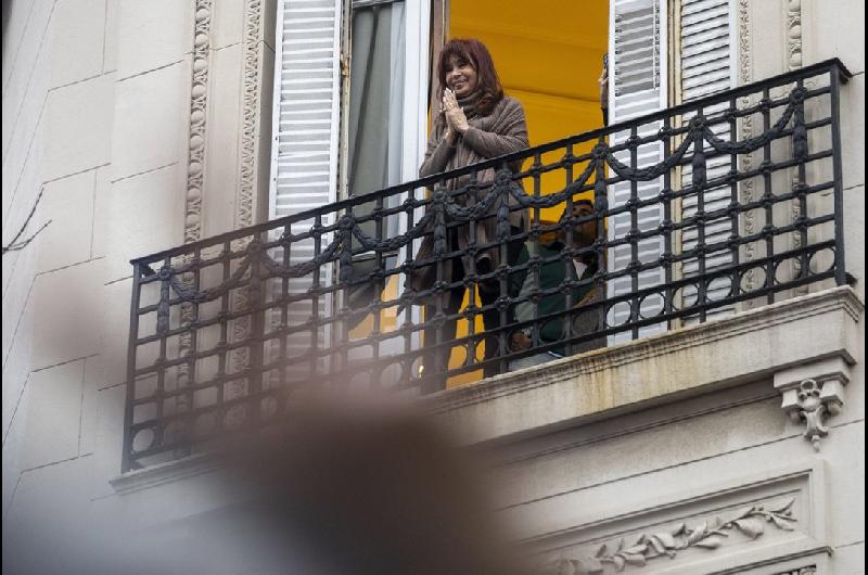 Fiscaliacutea reclama el pago de multimillonario decomiso y la defensa de Cristina Kirchner lo objeta ante Casacioacuten