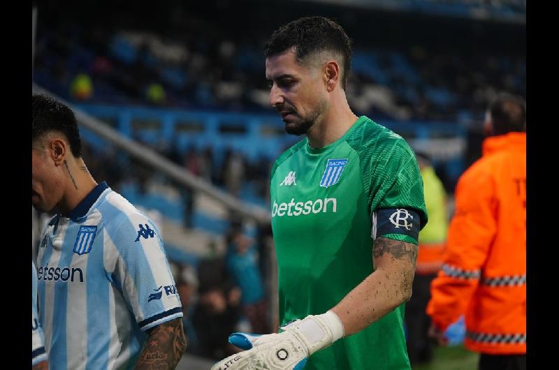 Arias cerroacute su cuenta de Instagram por las fuertes criacuteticas y peligra su titularidad en Racing