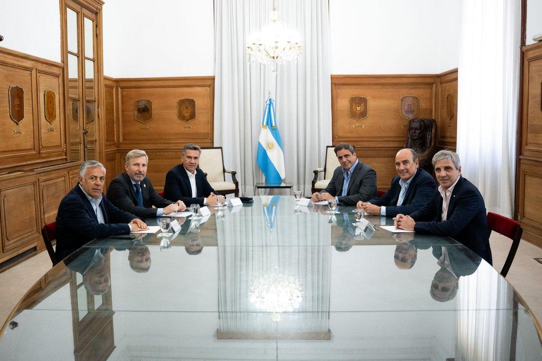 El Gobierno inicioacute la mesa de diaacutelogo federal con tres gobernadores afines