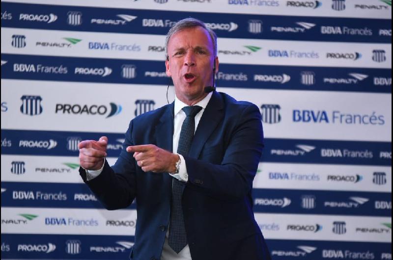 Fassi se disculpoacute con Tapia- Chiqui me pongo a entera disposicioacuten