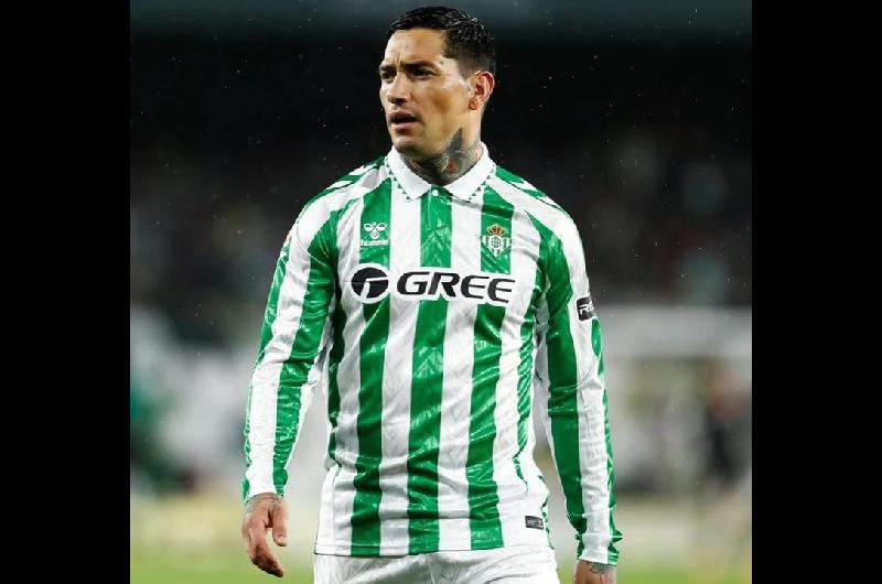 Chimy Aacutevila cerca de dejar Betis- Pumas busca reforzar su delantera