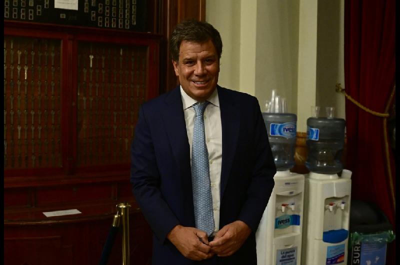 Manes lanzoacute su campantildea como candidato a senador por la Ciudad- ldquoNi los de antes ni los de ahorardquo