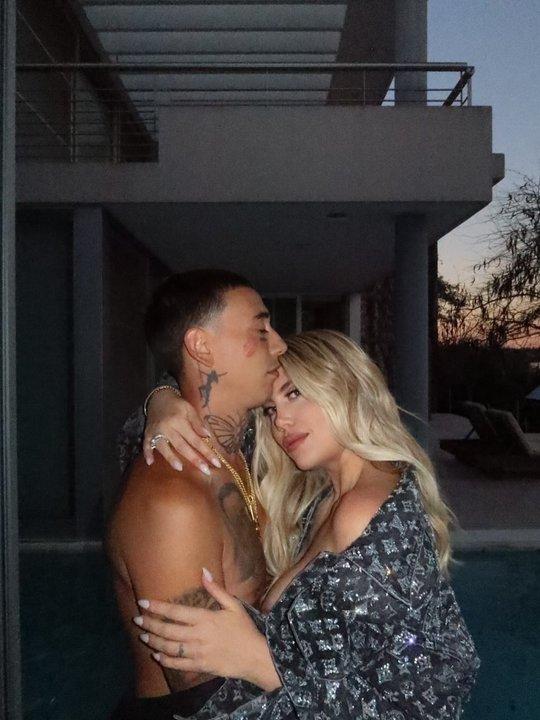 Wanda Nara estrenoacute su nueva cancioacuten llamada ldquoToacutexicardquo y un caliente videoclip