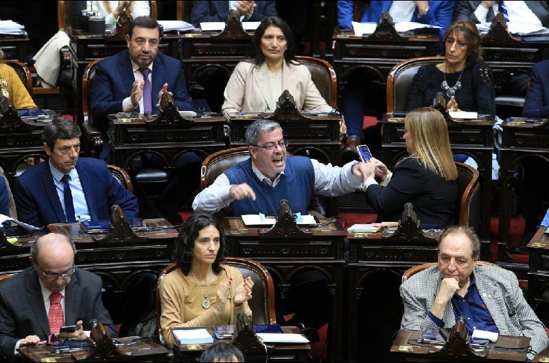 La oposicioacuten encara con optimismo la sesioacuten en Diputados para tumbar los vetos de Milei