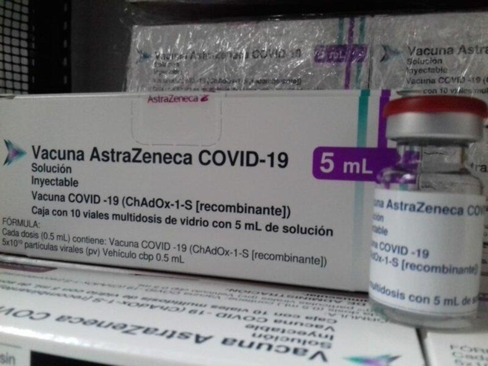 Demandan a AstraZeneca por presunta relacioacuten entre la vacuna y la muerte de un futbolista