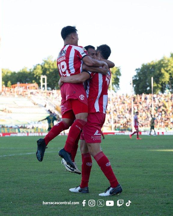 Coacutemo ver en vivo Godoy Cruz vs Barracas Central- horario y formaciones