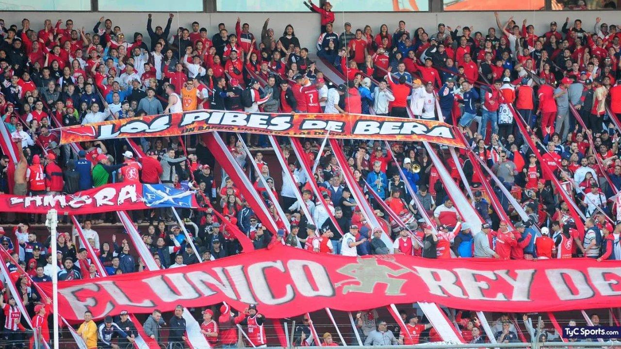 Arde el Libertadores de Ameacuterica- hinchas de independiente  descargan su furia contra la dirigencia