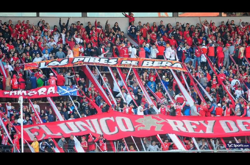 Arde el Libertadores de Ameacuterica- hinchas de independiente  descargan su furia contra la dirigencia