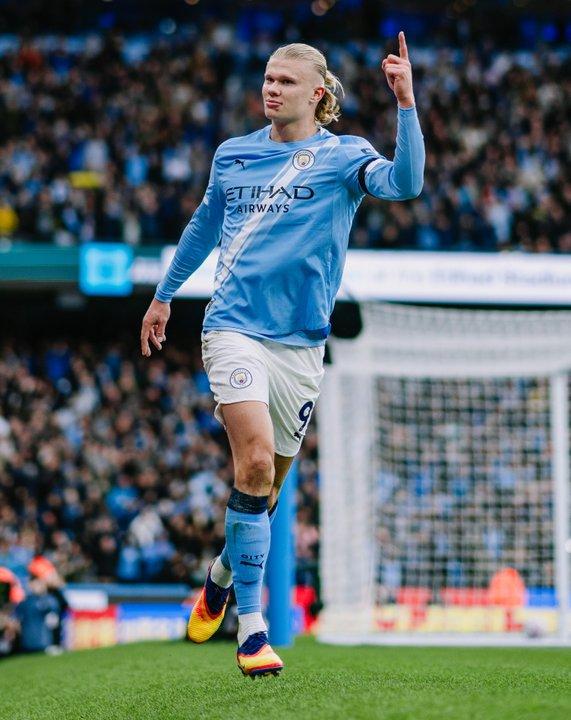 El Manchester City goleoacute al United en el claacutesico mancomuniano por la cuarta fecha de la English Premier League