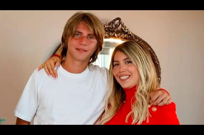Wanda Nara y Maxi Loacutepez le dedicaron mensajes de apoyo a su hijo Valentino- queacute le paso