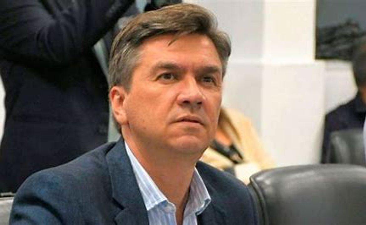 Leandro Zdero y Aiacuteda Ayala- Un anaacutelisis de las turbias vinculaciones poliacuteticas en el Chaco