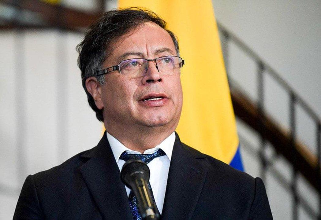 Petro anuncioacute que Colombia dejaraacute de comprar armamento a Estados Unidos- No maacutes limosnas ni regalosldquo