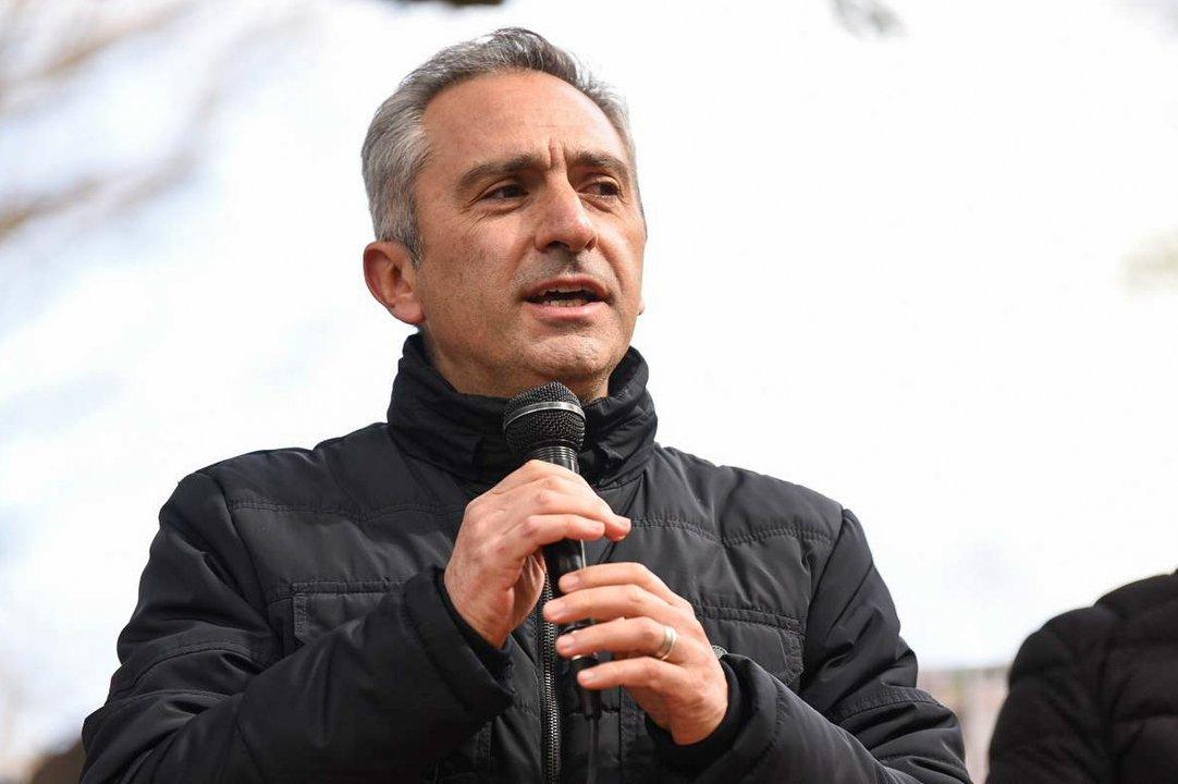 Larroque afirma que el Gobierno estaacute en ldquouna crisis muy profunda y no se observan sentildeales de reaccioacutenrdquo