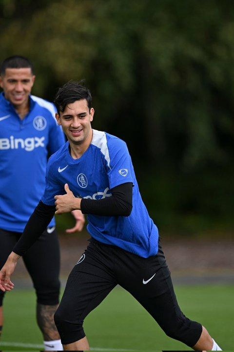 Facundo Buonanotte fue incluido en la lista del Chelsea para disputar la Champions League