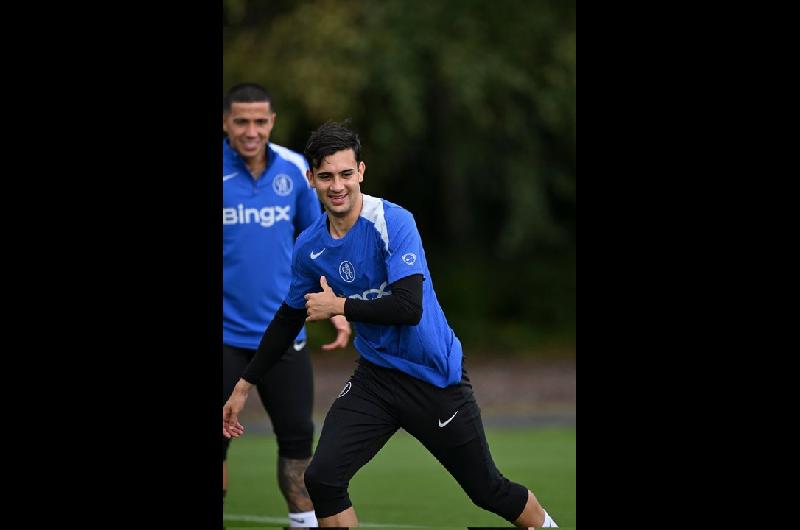 Facundo Buonanotte fue incluido en la lista del Chelsea para disputar la Champions League