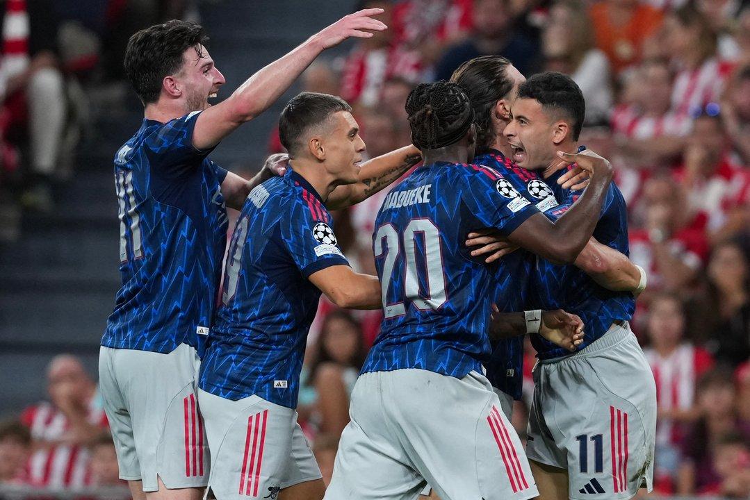 Arsenal ganoacute con lo justo ante Athletic Club de Bilbao en el inicio de la Champions League