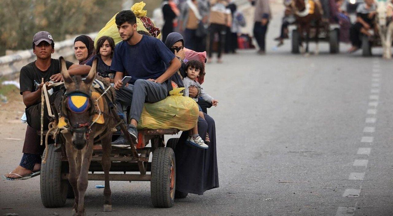 Cerca de 48000 personas huyeron de Gaza por la ofensiva de Israel
