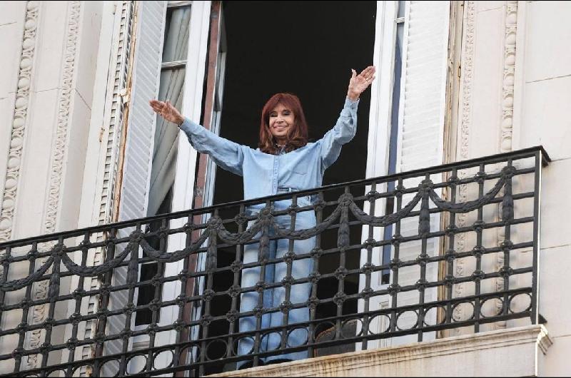 Los seguidores de Cristina Kirchner se movilizan a 100 diacuteas de la condena por Vialidad