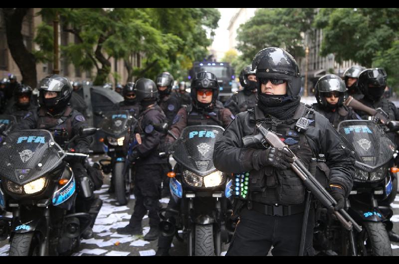Unos 1100 efectivos federales custodiaraacuten el Congreso durante la Marcha Federal y la sesioacuten en Diputados