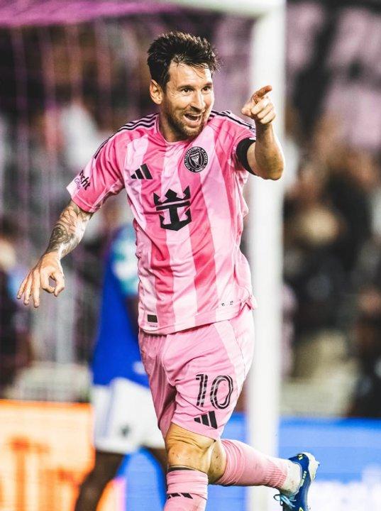 Con un gol de Messi el Inter Miami le ganoacute a Seattle Sounders por 3-1 y entroacute a zona de playoffs